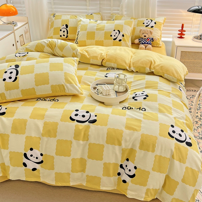 91家纺网 家纺一手货源 找家纺 金丝鸟 2022全棉印花加牛奶绒四件套 宝宝熊 黄