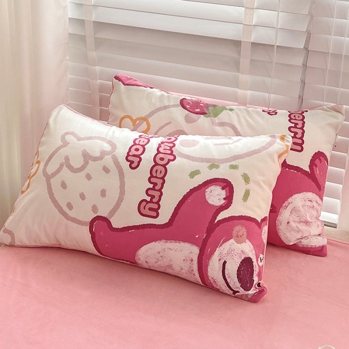 91家纺网 家纺一手货源 找家纺 金丝鸟 2022全棉印花加牛奶绒四件套 草莓熊