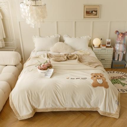 铭动 23新款牛奶绒羊羔绒双面贴布刺绣小熊毛毯盖毯披肩毯 大肚熊+米色