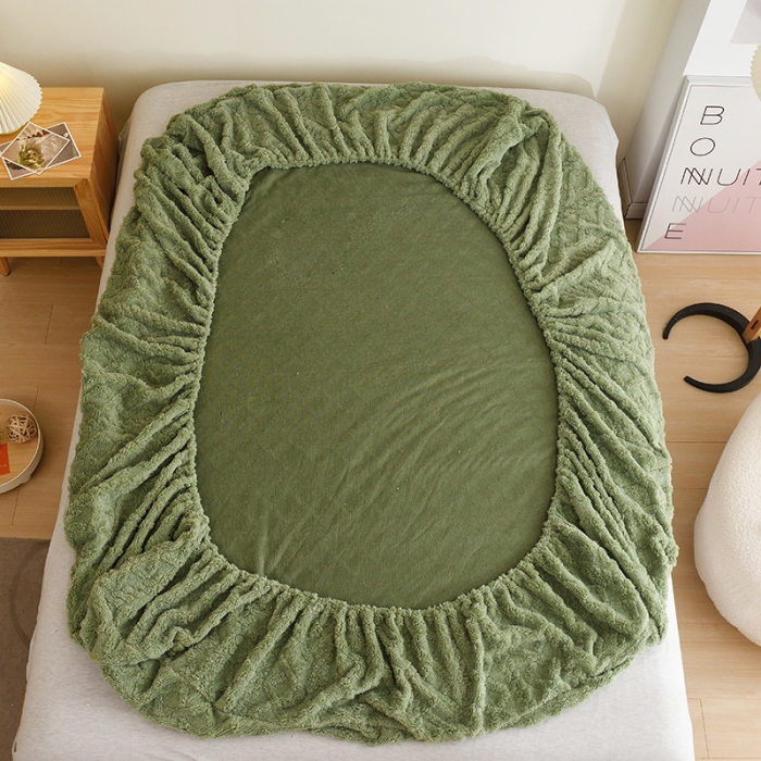 91家纺网 家纺一手货源 找家纺 启优 2022新款高克重温暖塔芙绒剪花床笠 茶绿