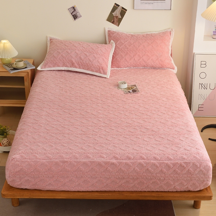 91家纺网 家纺一手货源 找家纺 启优 2022新款高克重温暖塔芙绒剪花床笠 豆沙粉