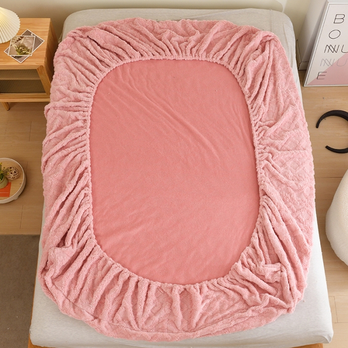 91家纺网 家纺一手货源 找家纺 启优 2022新款高克重温暖塔芙绒剪花床笠 豆沙粉