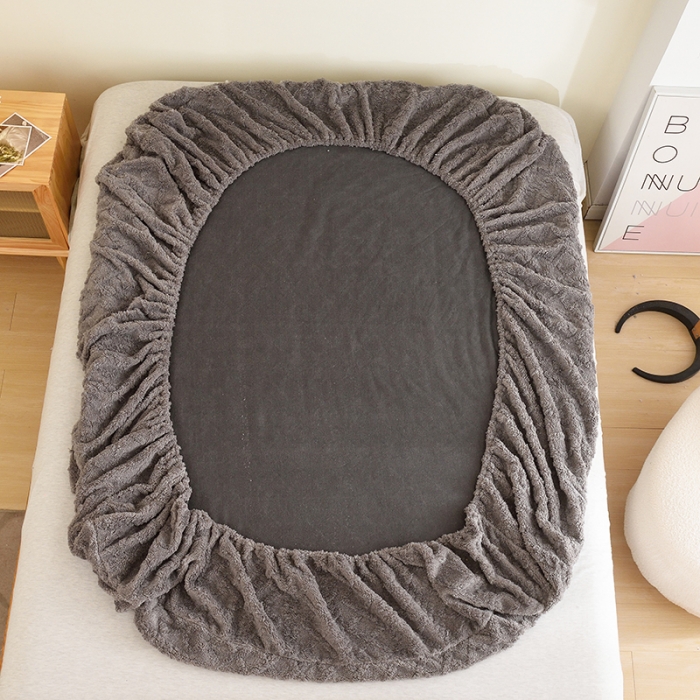 91家纺网 家纺一手货源 找家纺 启优 2022新款高克重温暖塔芙绒剪花床笠 深灰色