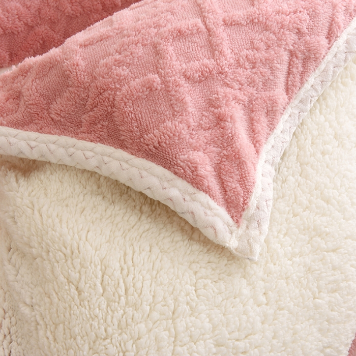 91家纺网 家纺一手货源 找家纺 启优 2022新款AB版加厚塔芙绒雕花绒四件套 豆沙粉