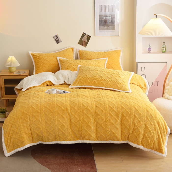 91家纺网 家纺一手货源 找家纺 启优 2022新款AB版加厚塔芙绒雕花绒四件套 黄色