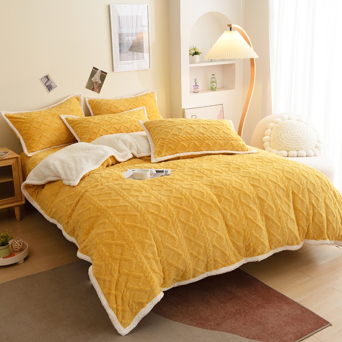 91家纺网 家纺一手货源 找家纺 启优 2022新款AB版加厚塔芙绒雕花绒四件套 黄色