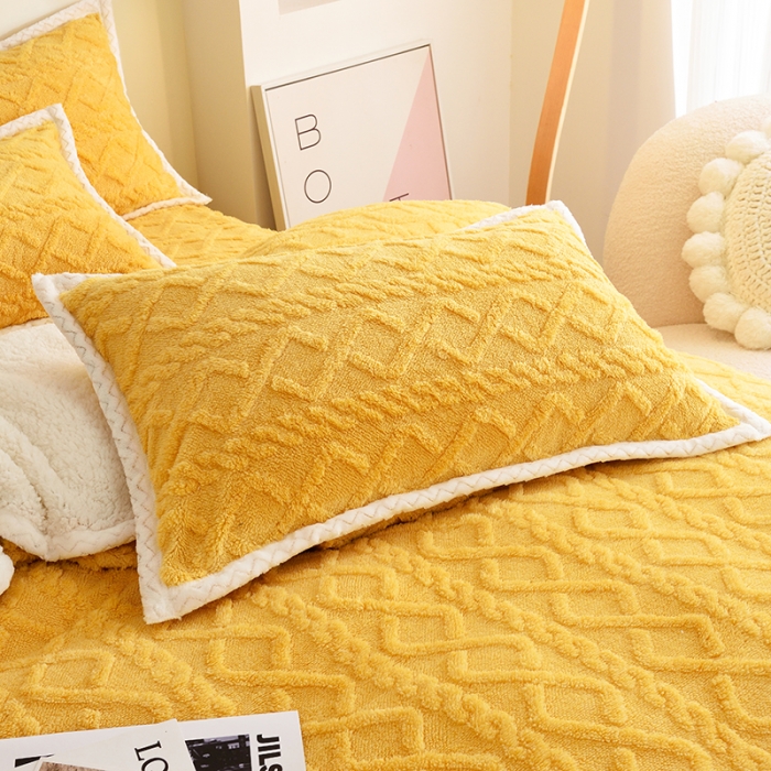 91家纺网 家纺一手货源 找家纺 启优 2022新款AB版加厚塔芙绒雕花绒四件套 黄色