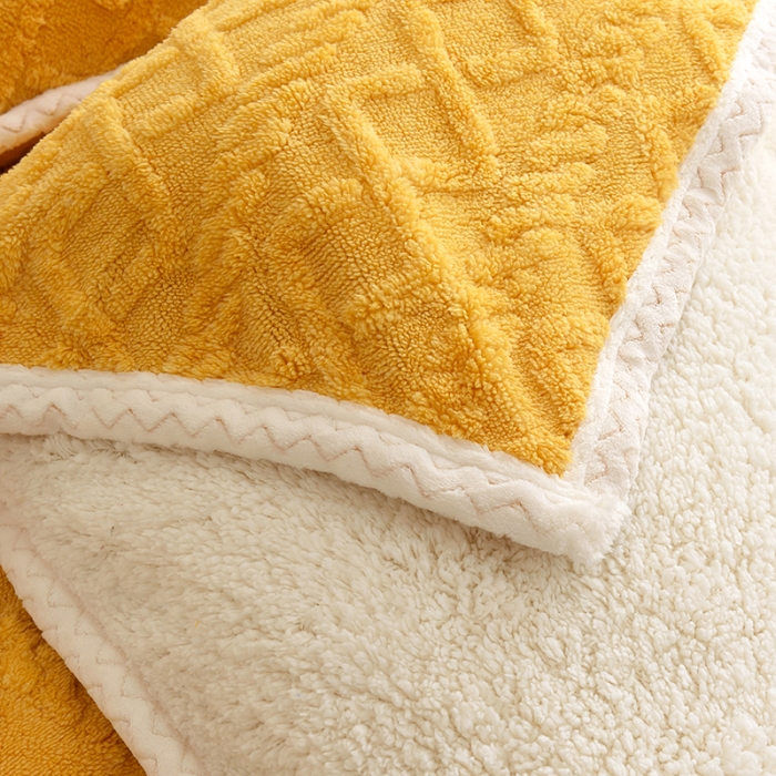 91家纺网 家纺一手货源 找家纺 启优 2022新款AB版加厚塔芙绒雕花绒四件套 黄色