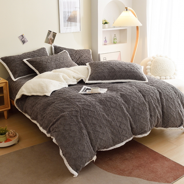 91家纺网 家纺一手货源 找家纺 启优 2022新款AB版加厚塔芙绒雕花绒四件套 深灰色