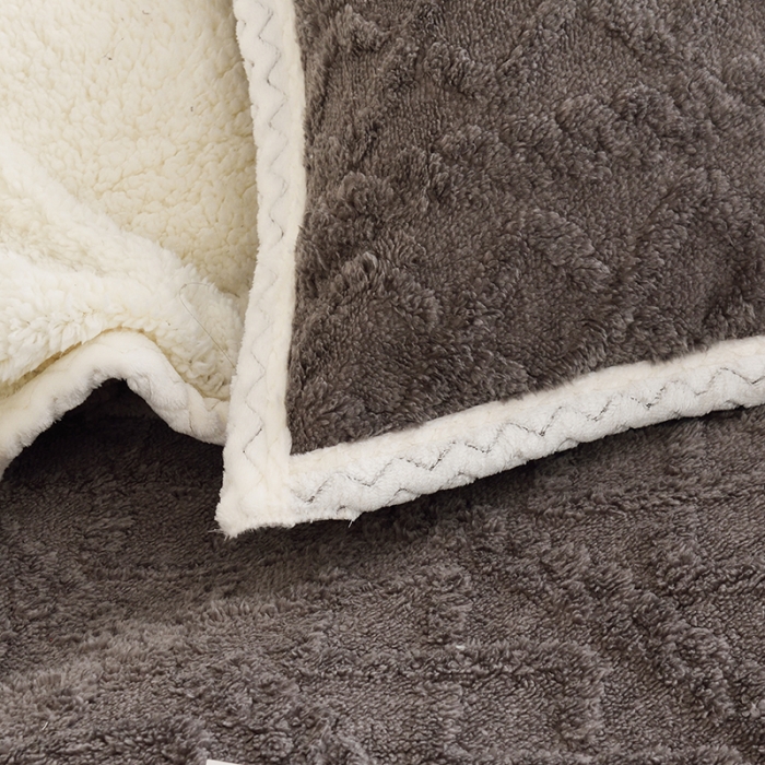 91家纺网 家纺一手货源 找家纺 启优 2022新款AB版加厚塔芙绒雕花绒四件套 深灰色