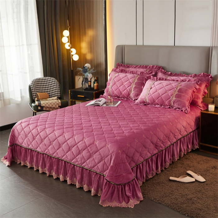 91家纺网 家纺一手货源 找家纺 十个点家纺 2024新款刺绣水晶绒床盖三件套 豆沙