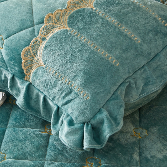 91家纺网 家纺一手货源 找家纺 （总）十个点家纺 2024新款刺绣水晶绒床盖三件套