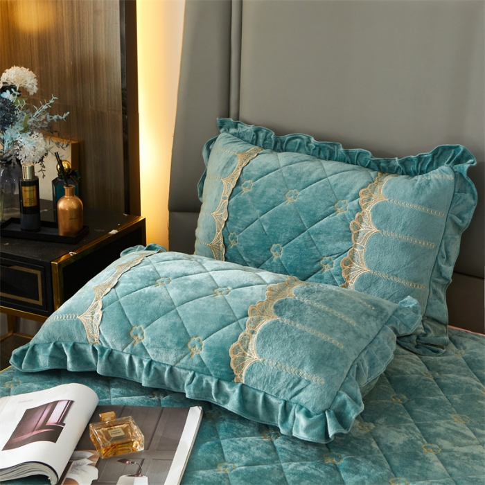 91家纺网 家纺一手货源 找家纺 （总）十个点家纺 2024新款刺绣水晶绒床盖三件套