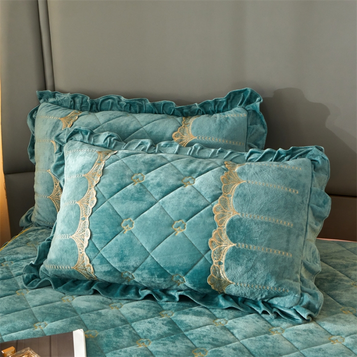 91家纺网 家纺一手货源 找家纺 （总）十个点家纺 2024新款刺绣水晶绒床盖三件套