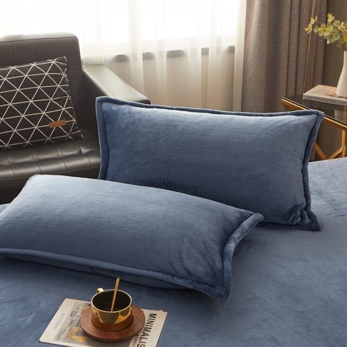 91家纺网 家纺一手货源 找家纺 雅萱 2024新款菠萝格牛奶绒包边毛毯 宾利蓝