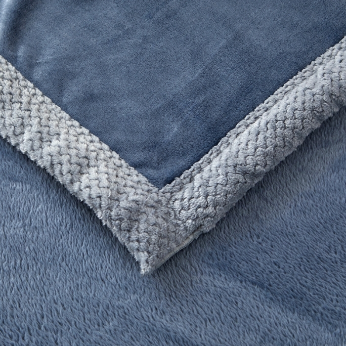 91家纺网 家纺一手货源 找家纺 雅萱 2024新款菠萝格牛奶绒包边毛毯 宾利蓝