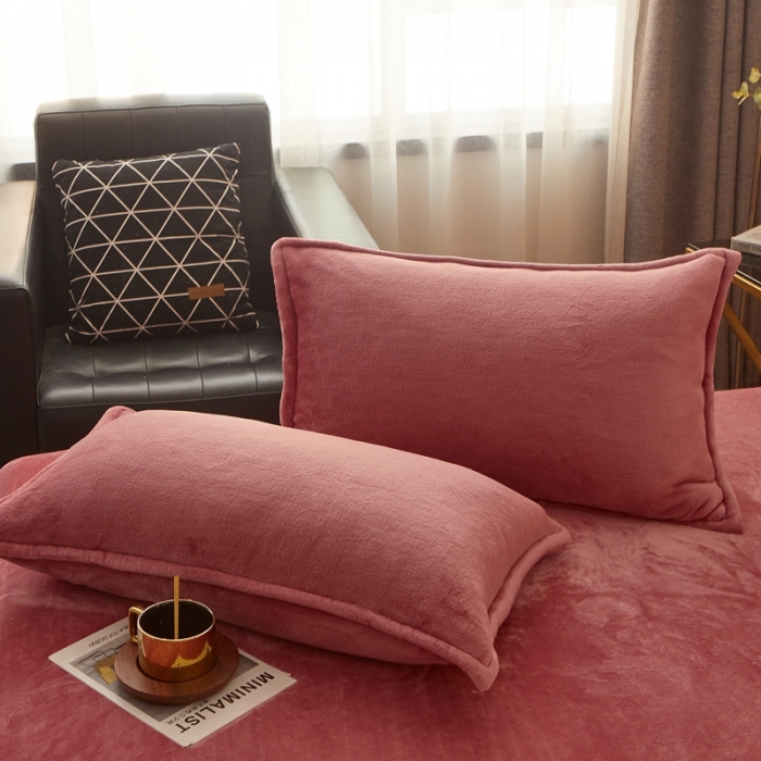 91家纺网 家纺一手货源 找家纺 雅萱 2024新款菠萝格牛奶绒包边毛毯 豆沙