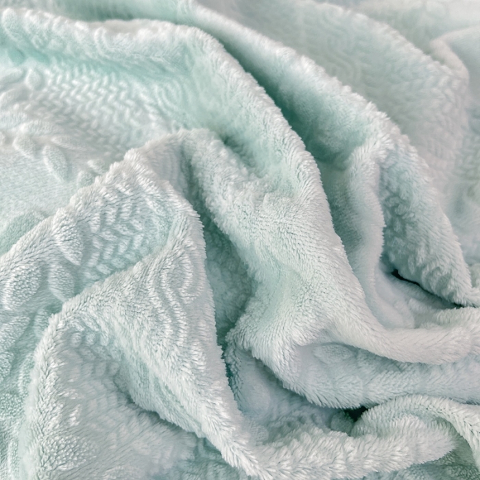 91家纺网 家纺一手货源 找家纺 慕尚 2022新款高克重纯色牛奶绒剪花雕花四件套 路易浅绿