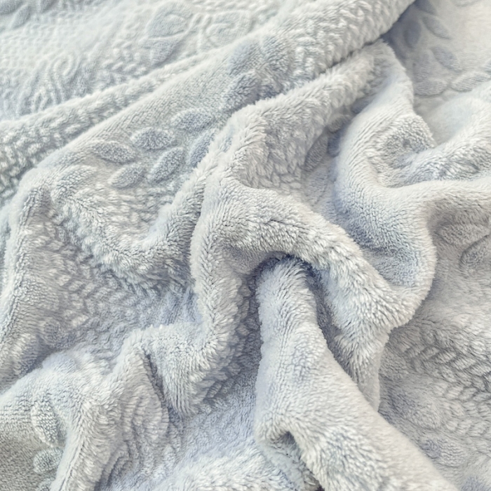 91家纺网 家纺一手货源 找家纺 慕尚 2022新款高克重纯色牛奶绒剪花雕花四件套 路易浅蓝