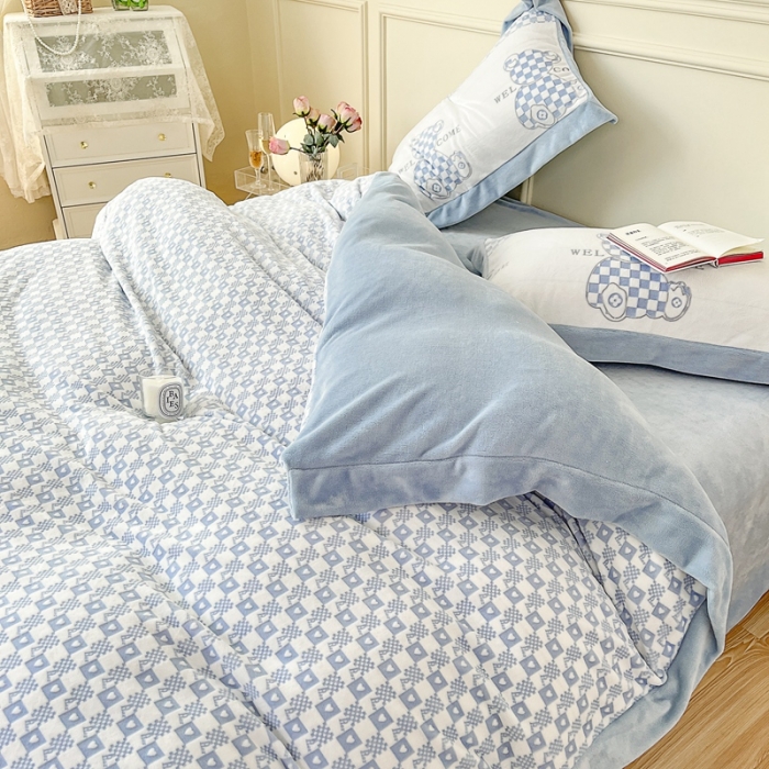 91家纺网 家纺一手货源 找家纺 慕尚 2022新款高克重纯色牛奶绒剪花雕花四件套 波比蓝