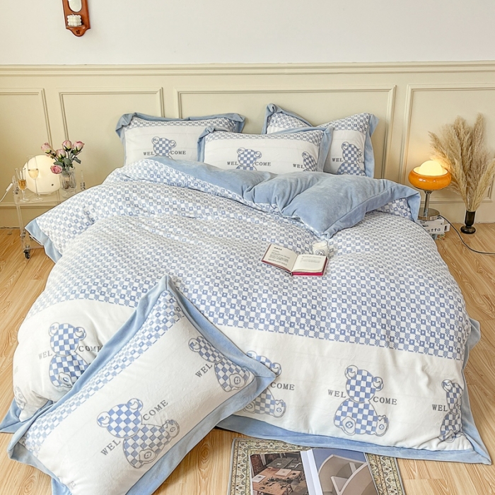 91家纺网 家纺一手货源 找家纺 慕尚 2022新款高克重纯色牛奶绒剪花雕花四件套 波比蓝