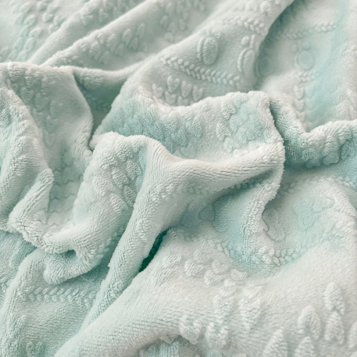 91家纺网 家纺一手货源 找家纺 慕尚 2022新款高克重纯色牛奶绒剪花雕花四件套 爱心浅绿