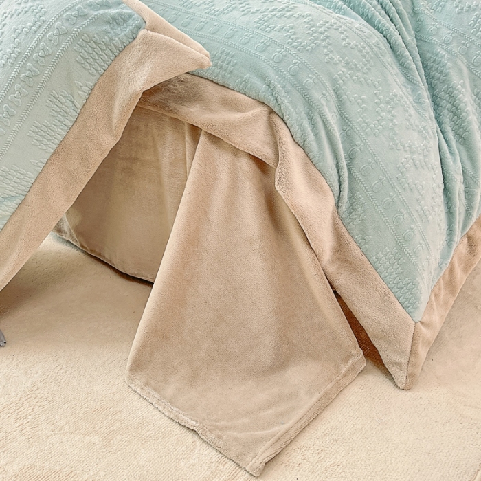 91家纺网 家纺一手货源 找家纺 慕尚 2022新款高克重纯色牛奶绒剪花雕花四件套 爱心浅绿