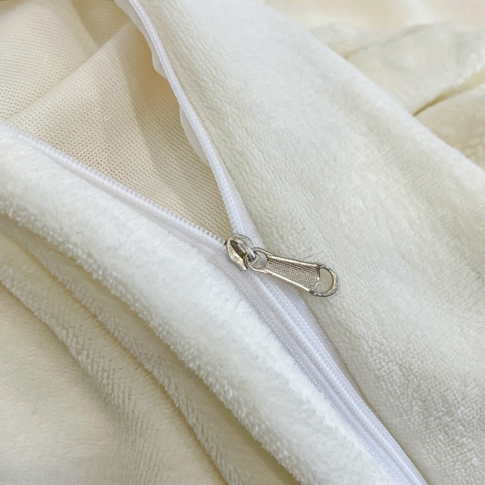 91家纺网 家纺一手货源 找家纺 慕尚 2022新款高克重纯色牛奶绒剪花雕花四件套 爱心奶白