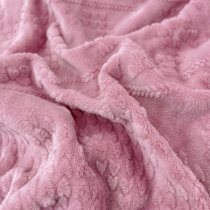 91家纺网 家纺一手货源 找家纺 慕尚 2022新款高克重纯色牛奶绒剪花雕花四件套 爱心豆沙