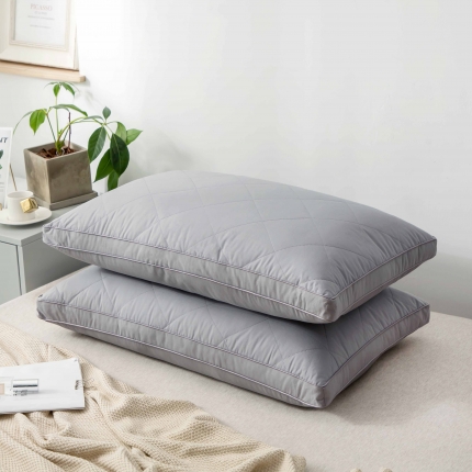 91家纺网 家纺一手货源 找家纺 （总）赛格时代家居 全棉大格立体绗缝羽丝绒枕芯