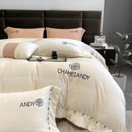 91家纺网 家纺一手货源 找家纺 米彩2023年高克重纯色牛奶绒刺绣四件套安迪系列 米月白