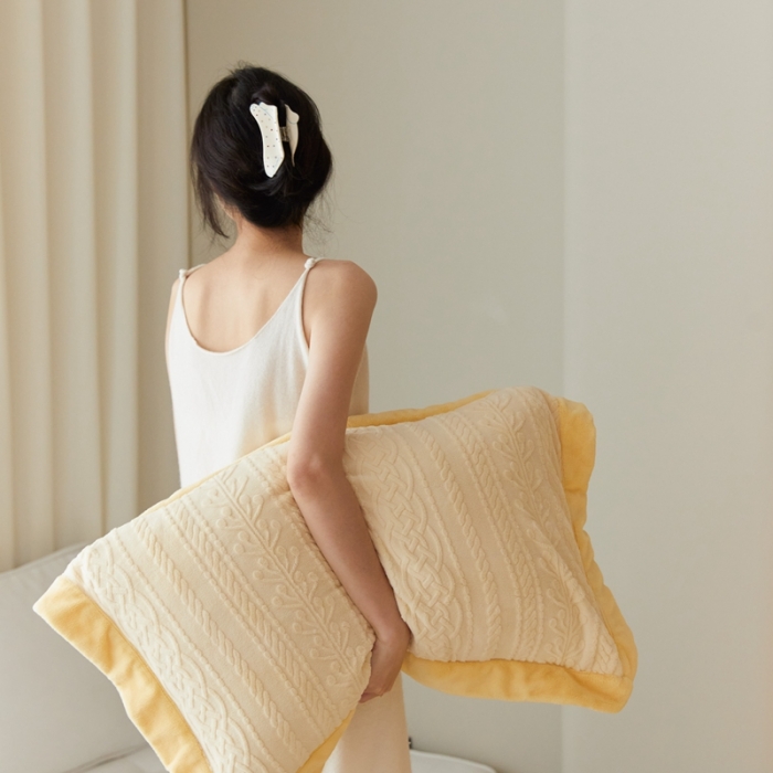 91家纺网 家纺一手货源 找家纺 梦享生活 2022新款牛奶雕花绒四件套 花枝-奶黄