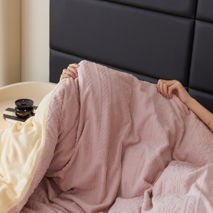 91家纺网 家纺一手货源 找家纺 梦享生活 2022新款牛奶雕花绒四件套 花枝-粉