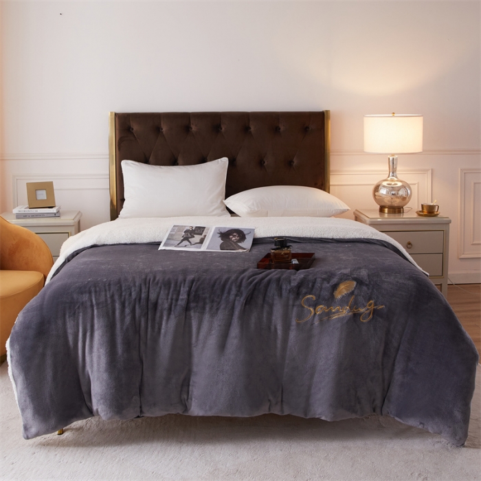 91家纺网 家纺一手货源 找家纺 （总）骏腾家纺 2022新款牛奶绒羊羔绒被套毯系列