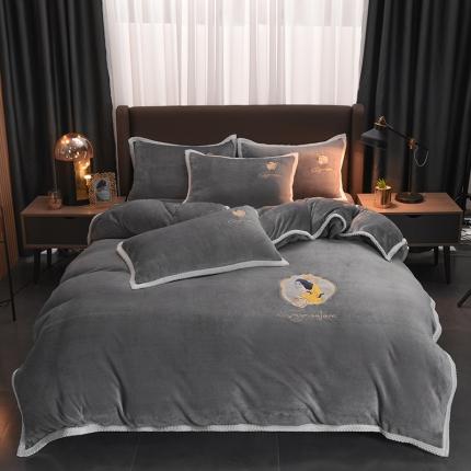 91家纺网 家纺一手货源 找家纺 芃成 2022新款牛奶绒刺绣包边四件套 珍珠女孩紫灰