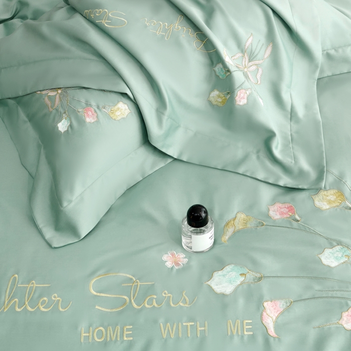 91家纺网 家纺一手货源 找家纺 （总）宅家居 马蹄莲系列-新款轻奢弯边刺绣小香风纯棉长绒棉