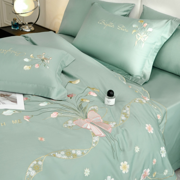 91家纺网 家纺一手货源 找家纺 （总）宅家居 马蹄莲系列-新款轻奢弯边刺绣小香风纯棉长绒棉