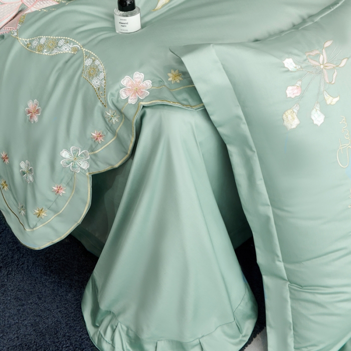 91家纺网 家纺一手货源 找家纺 （总）宅家居 马蹄莲系列-新款轻奢弯边刺绣小香风纯棉长绒棉