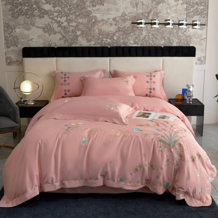 91家纺网 家纺一手货源 找家纺 宅家居 马蹄莲系列-轻奢弯边刺绣小香风纯棉长绒棉 初恋粉