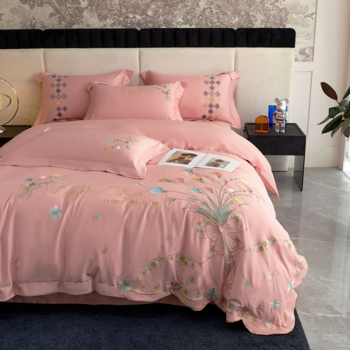 91家纺网 家纺一手货源 找家纺 宅家居 马蹄莲系列-轻奢弯边刺绣小香风纯棉长绒棉 初恋粉