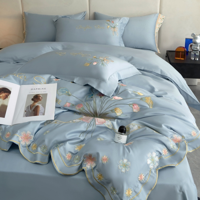 91家纺网 家纺一手货源 找家纺 宅家居 马蹄莲-轻奢弯边刺绣小香风纯棉长绒棉 梵星蓝