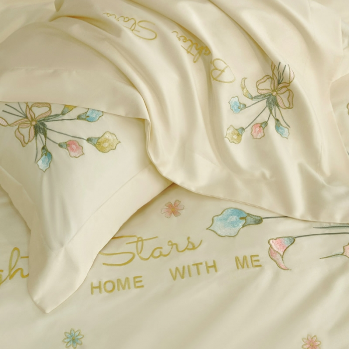 91家纺网 家纺一手货源 找家纺 宅家居 马蹄莲系列-轻奢弯边刺绣小香风纯棉长绒棉 奶昔白