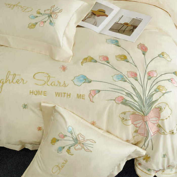 91家纺网 家纺一手货源 找家纺 宅家居 马蹄莲系列-轻奢弯边刺绣小香风纯棉长绒棉 奶昔白