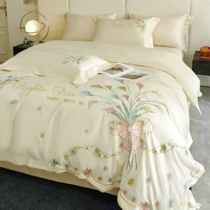 91家纺网 家纺一手货源 找家纺 宅家居 马蹄莲系列-轻奢弯边刺绣小香风纯棉长绒棉 奶昔白