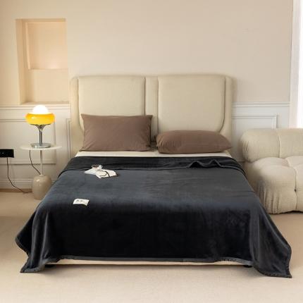 91家纺网 家纺一手货源 找家纺 寐眠 2022新款秋冬保暖加厚牛奶绒毛毯 深灰纯色