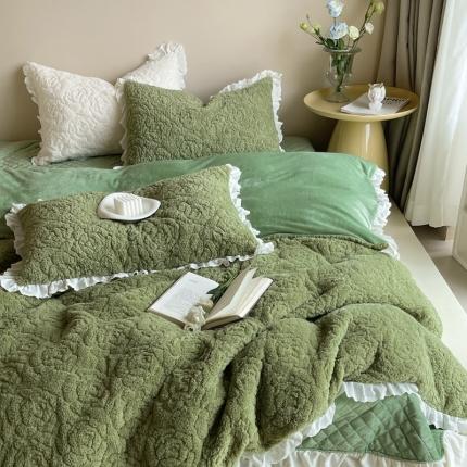 91家纺网 家纺一手货源 找家纺 嗨购 2022新款绗绣泰迪绒玫瑰花边四件套 绿色