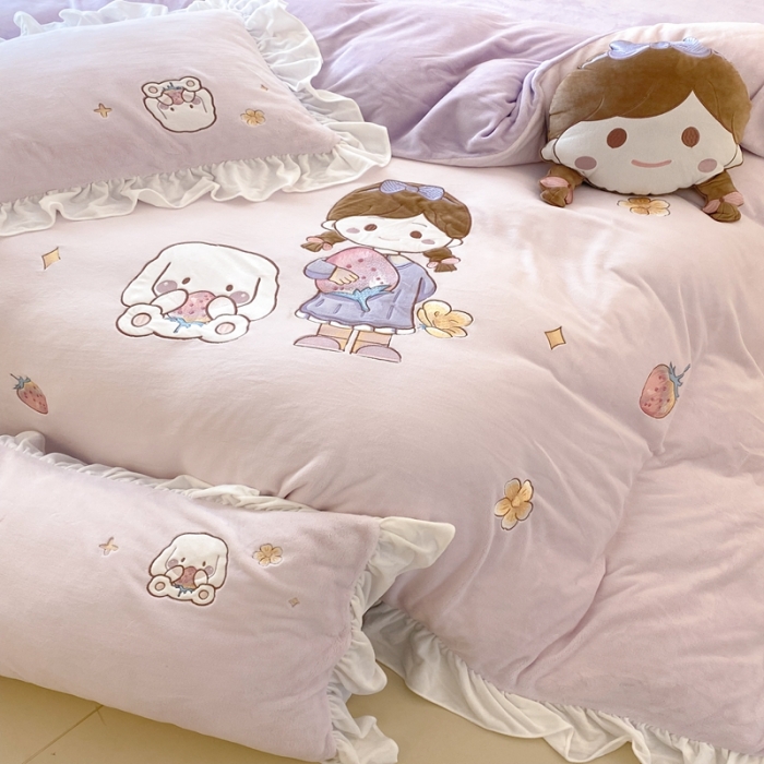 91家纺网 家纺一手货源 找家纺 昔可 2022新款高品质牛奶绒刺绣工艺款四件套 宠物女孩