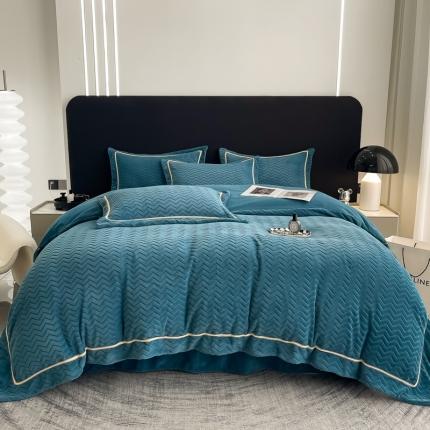 91家纺网 家纺一手货源 找家纺 若未 秋冬雕花烂花牛奶绒撞色拼边四件套-蔚来-宝石蓝