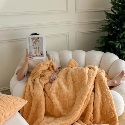 91家纺网 家纺一手货源 找家纺 顾里22新款慕斯绒提花剪花大朵羊羔绒双层暗合压线毛毯场景一 甜芒黄