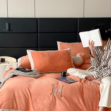 91家纺网 家纺一手货源 找家纺 橘滋 2022新款秋冬高端牛奶绒四件套-拼角H模特图 H 橙